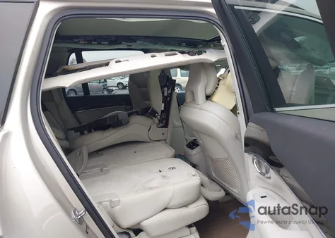 2016 Volvo Xc90 T6 Momentum z USA, uszkodzony, nr VIN YV4A22PK8G1023559